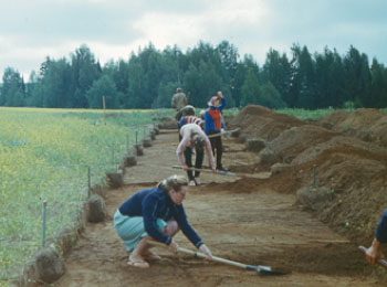 Процесс раскопок. Кузьминский могильник, 1986 г.