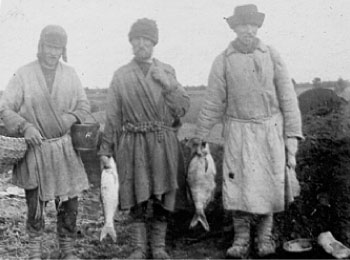 Рыбаки с реки Чепцы. 1930 г.